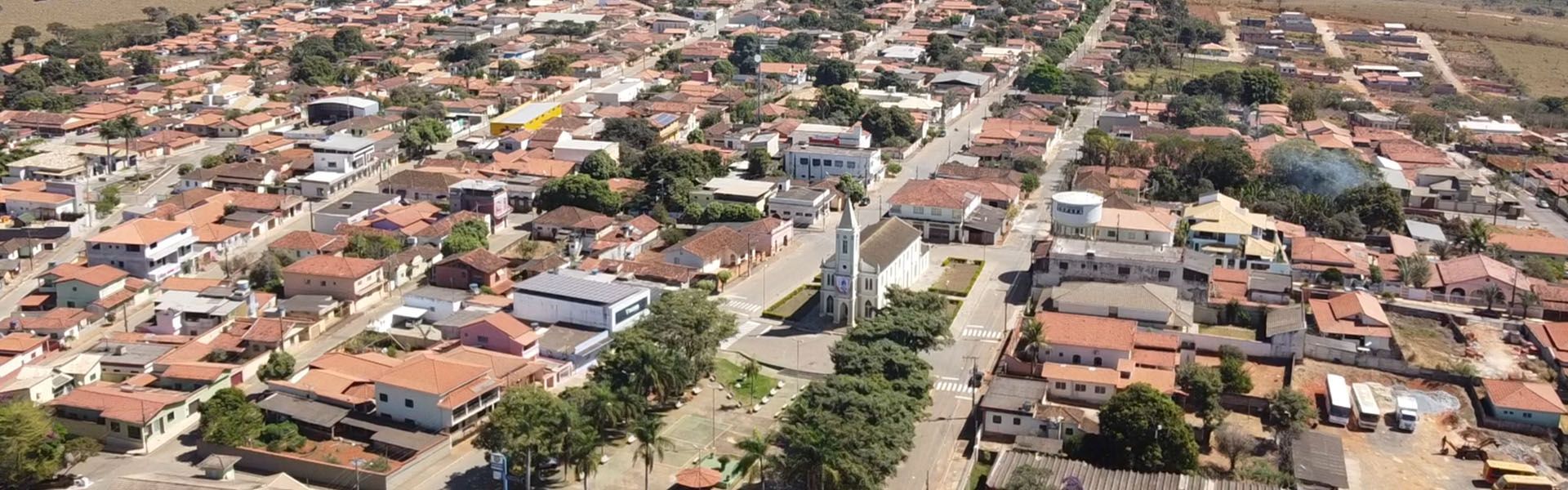 Vista da Praça e Igreja Matriz